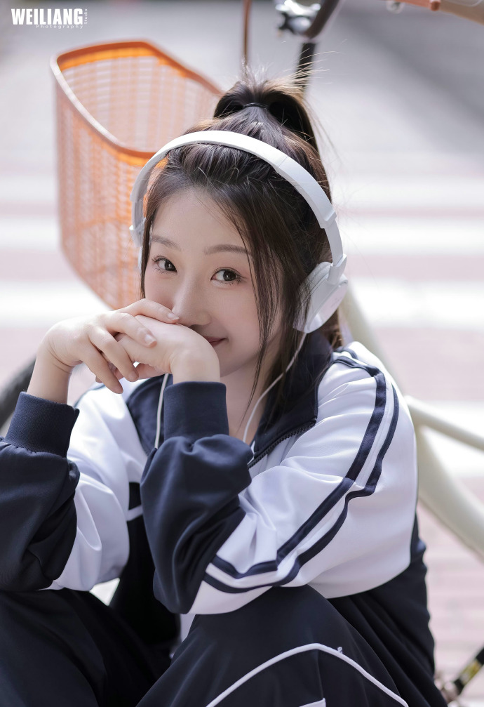 《《邻家女孩》完整版歌词》网上疯传?先别急着搜,这篇把来龙去脉讲透了 《《邻家女孩》完整版歌词》网上疯传?先别急着搜,这篇把来龙去脉讲透了