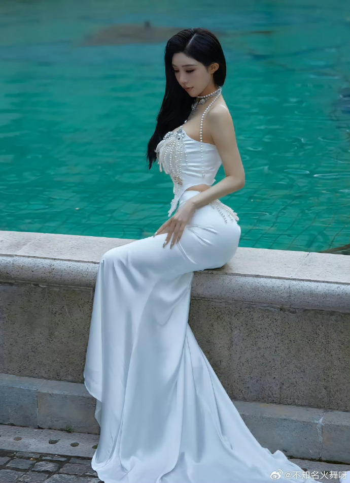 《我的丰丝韵母趣阁txt百度》——这个搜索词到底藏着什么？普通网友该了解的风险与真相