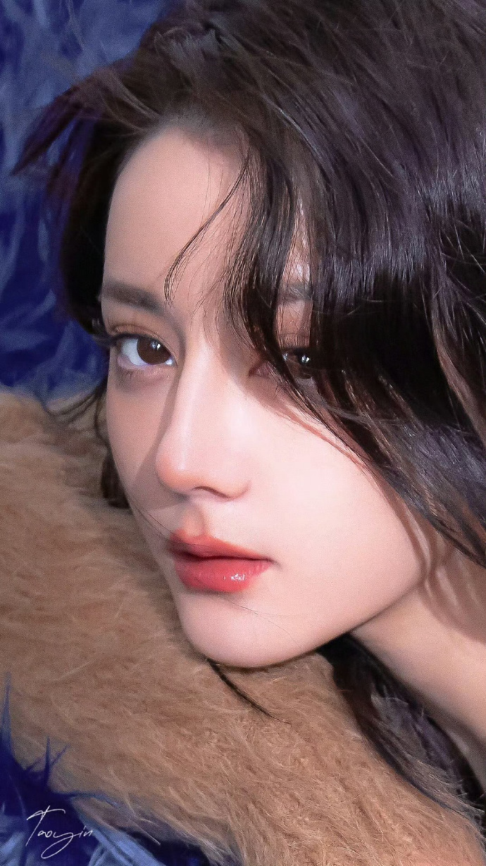 《恶毒女配又在挨cp》——别急着骂,这届观众嗑的其实是“反套路”生存指南