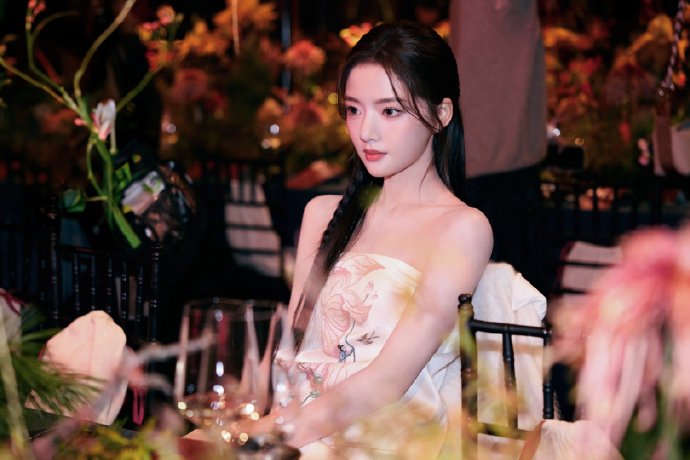 《蜜桃成熟时在线》搜索热度背后：普通观众该知道的几个避坑常识与风险提示