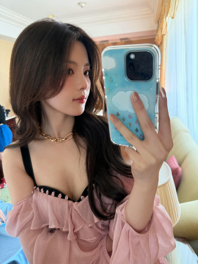 《完美少女》到底讲什么？一篇说清楚它是不是诈骗、值不值得看